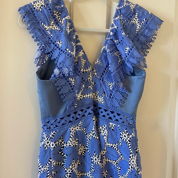 Aijek Lace Mini Dress With Lace Flutter Neckline Size  2 Blue - Picture 3 of 8